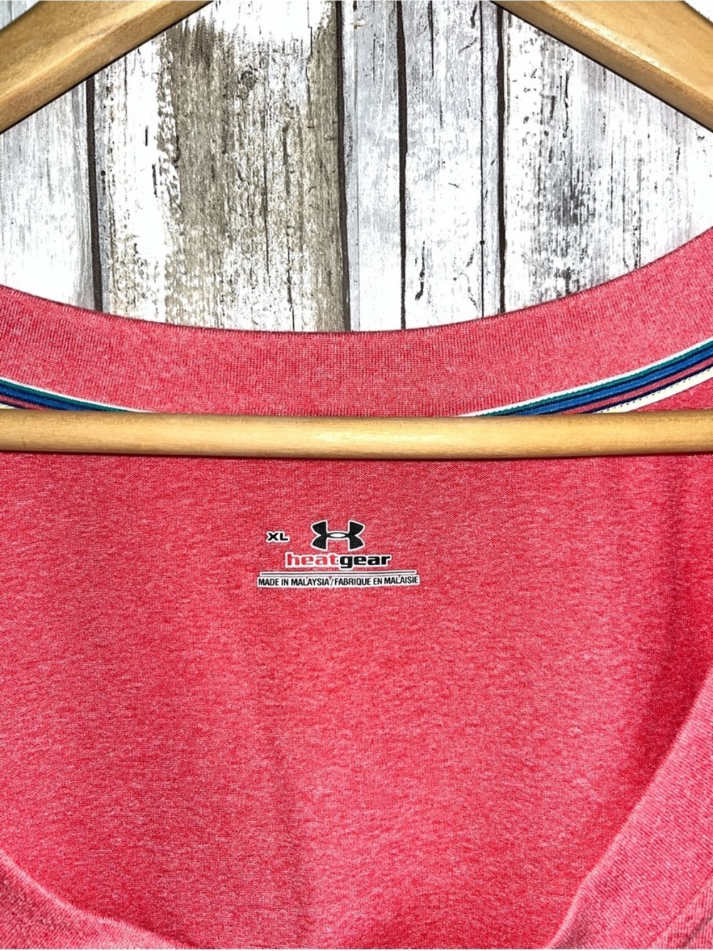Under Armour HeatGear Pink Short Sleeve Top XL Athletic Tee Button Shoulder - Picture 5 of 5